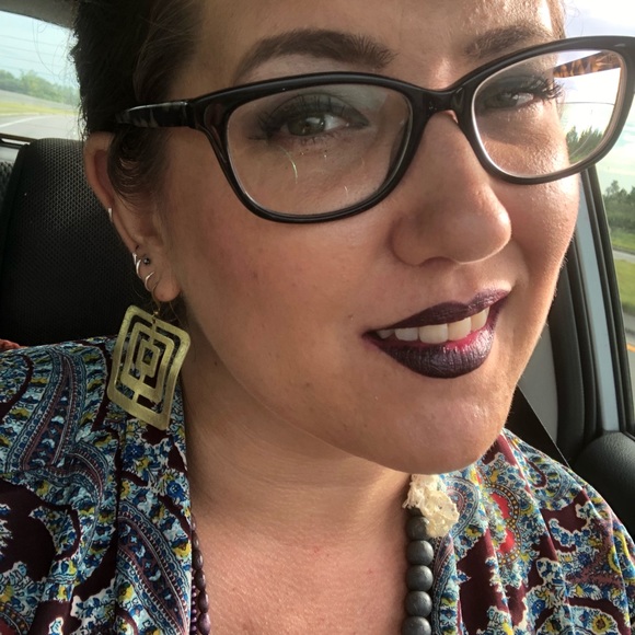 Meet your Posher, Casey✌🏼 - Picture 6 of 8